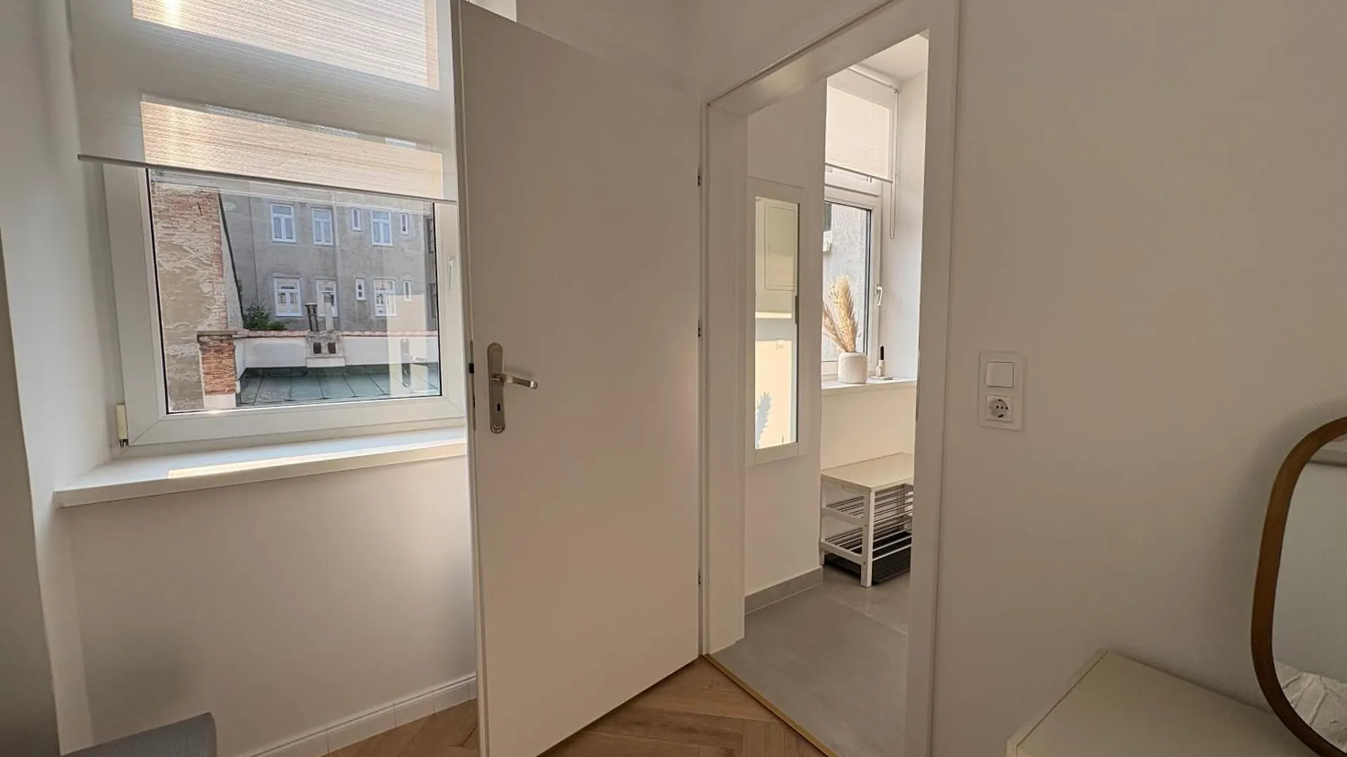 Stylish Und Neu Renoviert In Ruhelage Mit Zentrumsanbindung Wien 0*,