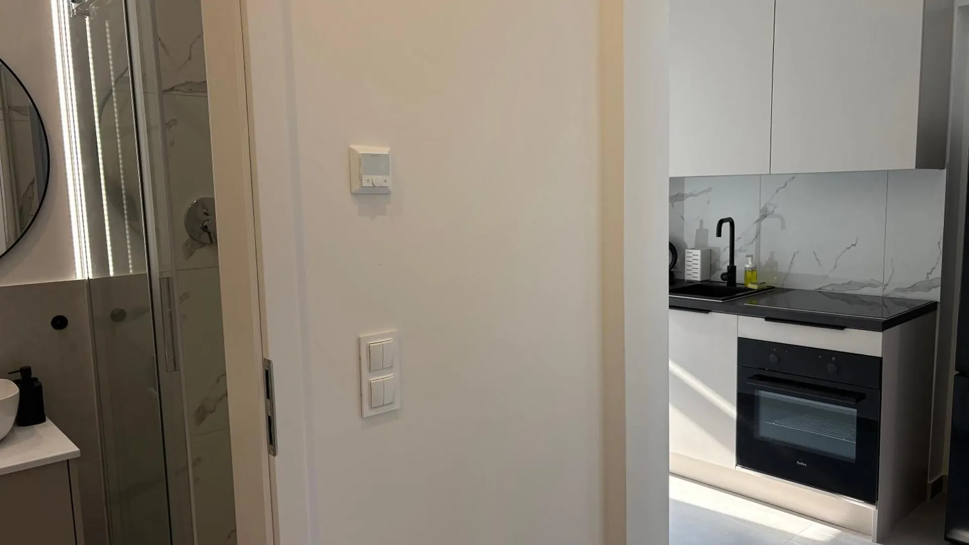 Stylish Und Neu Renoviert In Ruhelage Mit Zentrumsanbindung Wien 0*,  Österreich