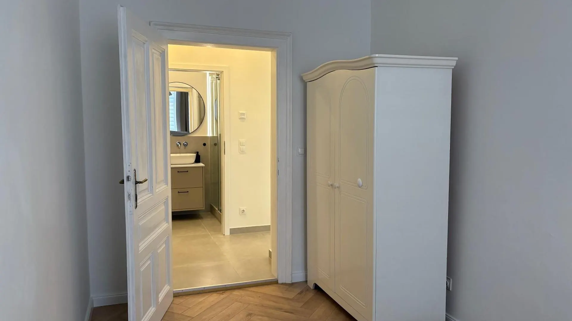 Stylish Und Neu Renoviert In Ruhelage Mit Zentrumsanbindung Wien Apartment